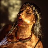 Sophiee_art webcam model