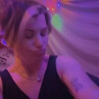 oceanGal25 webcam model