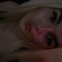 rosie-hipstergal model avatar