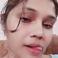 riya_moni23 webcam