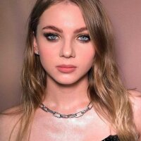 Alisa_Roy's Offline Chat Room