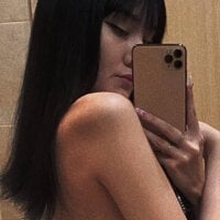 april_moore Adlı Modelin Çevrimdışı Sohbet Odası