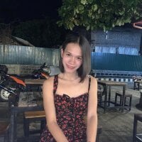 petitelore webcam