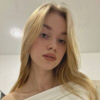 SteshaBlond webcam