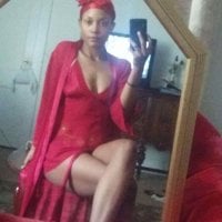 NiqueDaFreak's Offline Chat Room