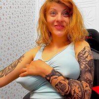 Hotmomdirty fully nude on webcam for live porn video chat