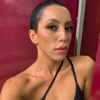 Karolainerrr's Offline Chat Room