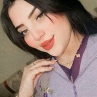 Maya_Sexgirl's Offline Chat Room