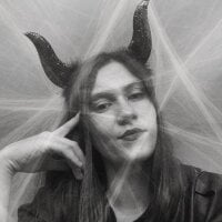 IzzyMonro webcam model