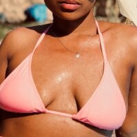 Manqamzana22 webcam model