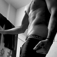 FitNhot_samLive Webcam