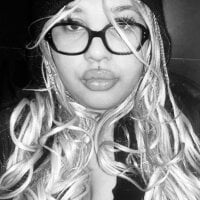 DollyLeyla webcam model