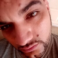 Calientechichichi's Offline Chat Room