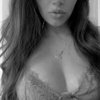 MissHollyBelle's Offline Chat Room