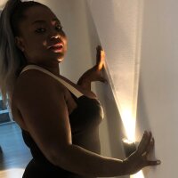 TanishaBrown's Offline Chat Room