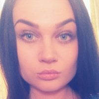 EllaBeautyQ's Offline Chat Room