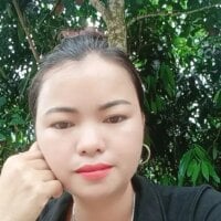 emly-xinh18