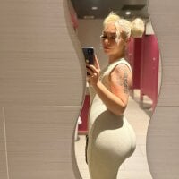 CholeBanks22's Offline Chat Room