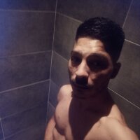 Medhi34@xh's Offline Chat Room