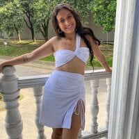 Sara_Pregnant_ Adlı Modelin Çevrimdışı Sohbet Odası