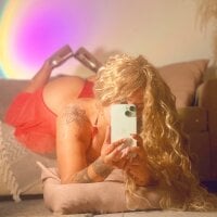 bigbooty-30 webcam model