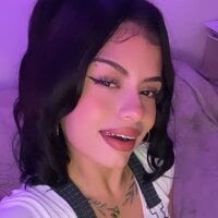 RoxanneHanz's Avatar Pic