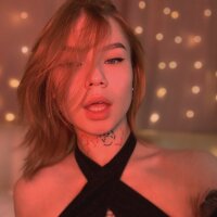 AlainaYoungLive Webcam