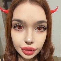 PrettyLilie webcam model