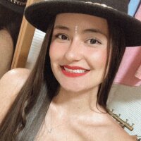 AndreinaWalker's Offline Chat Room