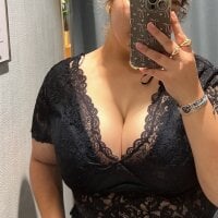 SaucySerpent27 webcam