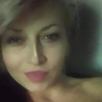 Tiffy_Tiff's Offline Chat Room
