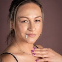 Charlot_milf webcam model