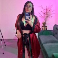 Romaa20 webcam model