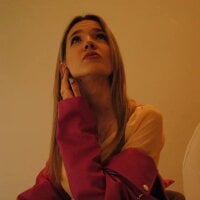Liza_Lo webcam