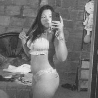 Angela_Martinez1's Offline Chat Room