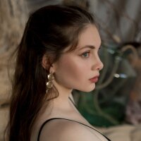 MissEllys fully nude on webcam for live porn video chat