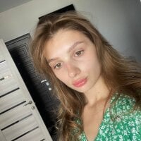 Alina_Stewart's Offline Chat Room