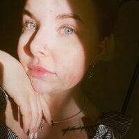 Gwen_Hilton