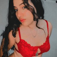 Isabellina_063's Offline Chat Room