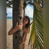 LeonoraFeyaX's Offline Chat Room