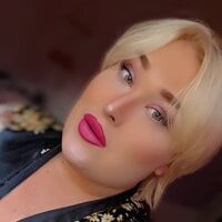 Babyblonde711 Adlı Modelin Çevrimdışı Sohbet Odası