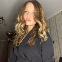 Eluuna Cam Model Profile | Stripchat