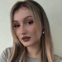Anaayss_ model avatar