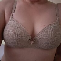 Isishot23's Offline Chat Room