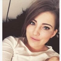 SEXCPLE69 Adlı Modelin Çevrimdışı Sohbet Odası