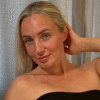Monika_Pinch webcam model