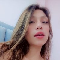 Bella_Wells offline chatrum