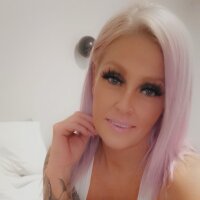 xxxRexxx69's Offline Chat Room