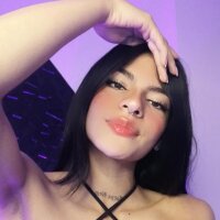 Isabella_teen18 fully nude on webcam for live porn video chat