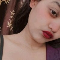Queen_Of_Delhi webcam model